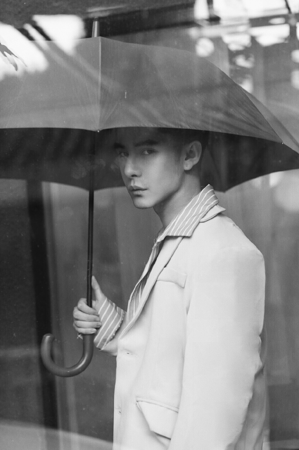 廖劲锋校草时期旧照照片(廖劲锋图片)