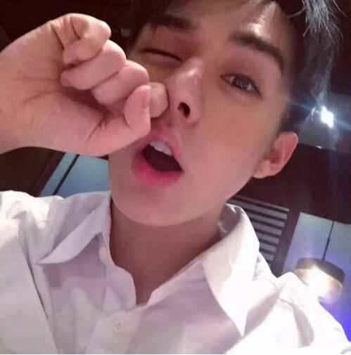 廖劲锋校草时期旧照照片(廖劲锋图片)