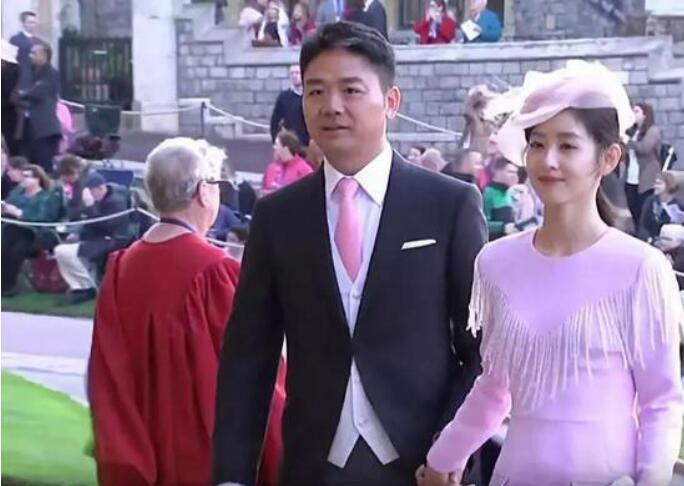 章泽天嘴角的痣怎么样(章泽天眼尾痣)