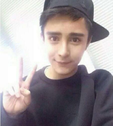 廖劲锋校草时期旧照照片(廖劲锋图片)