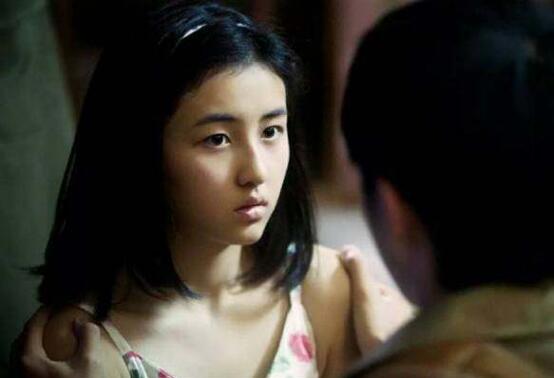 唐人街张子枫恐怖一笑照片(张子枫唐人街笑容)