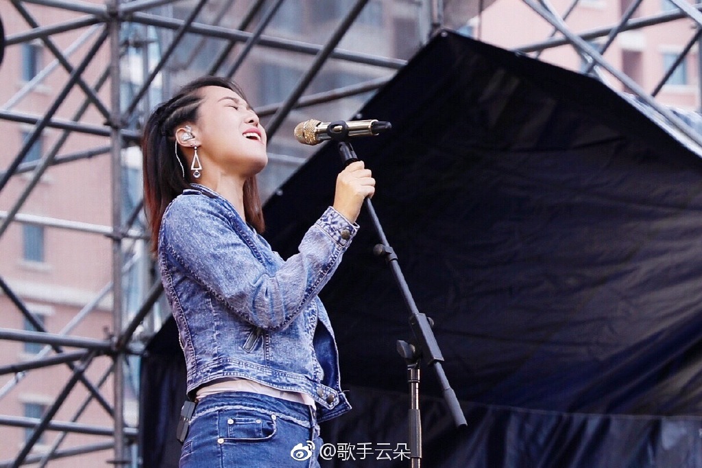 云朵踢馆那英事件是什么节目(云朵叫板那英是哪一期) 云朵踢馆那英事件是什么节目(云朵叫板那英是哪一期)