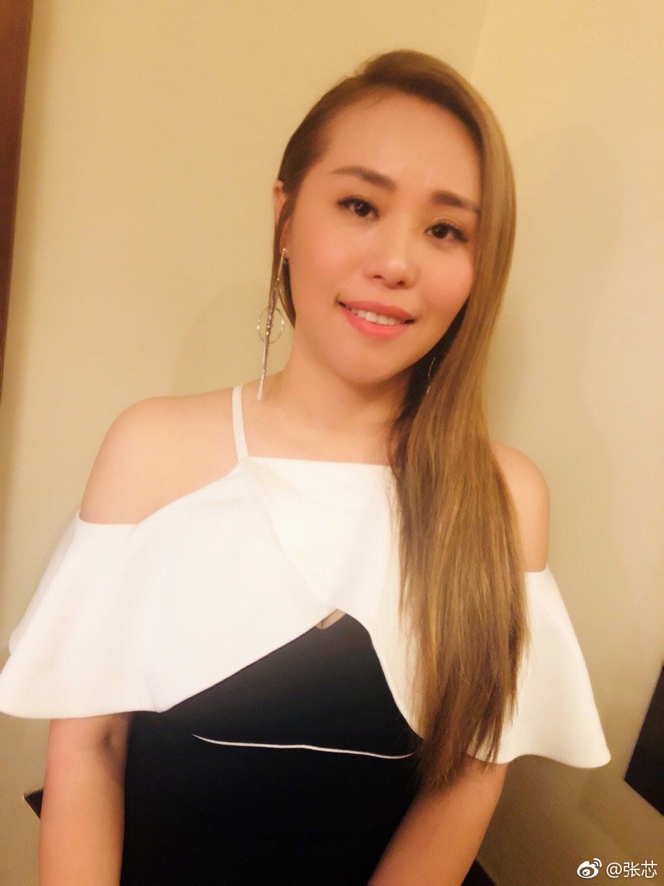 歌手张芯哪一年的多少岁了(张芯歌手唱的歌)