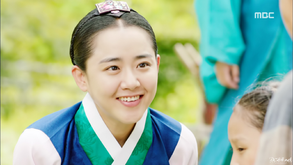 文根英在韩国的现状如何不红了吗?公开承认