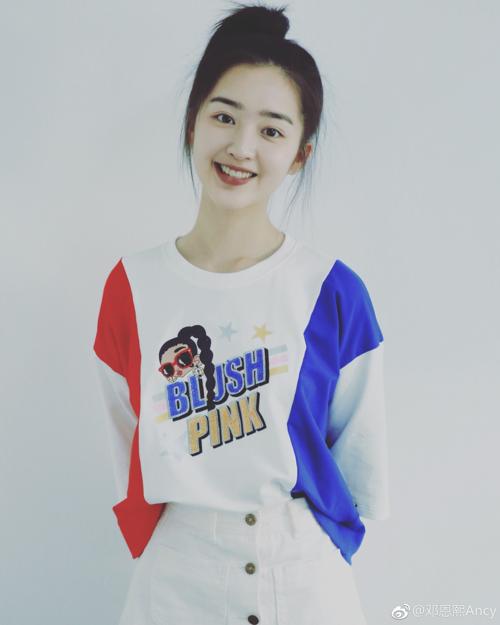 邓恩熙才2005年生的为什么这么成熟?她