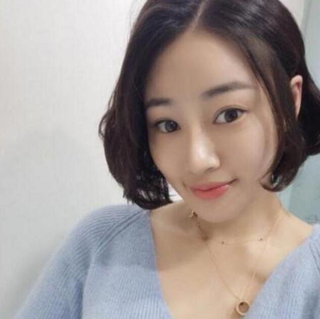 贾舒涵文松什么关系(贾舒涵个人资料图片)