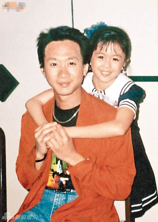 唐宁为什么和邓伟杰离婚？唐宁小时候跟各位(唐宁老爸是谁)