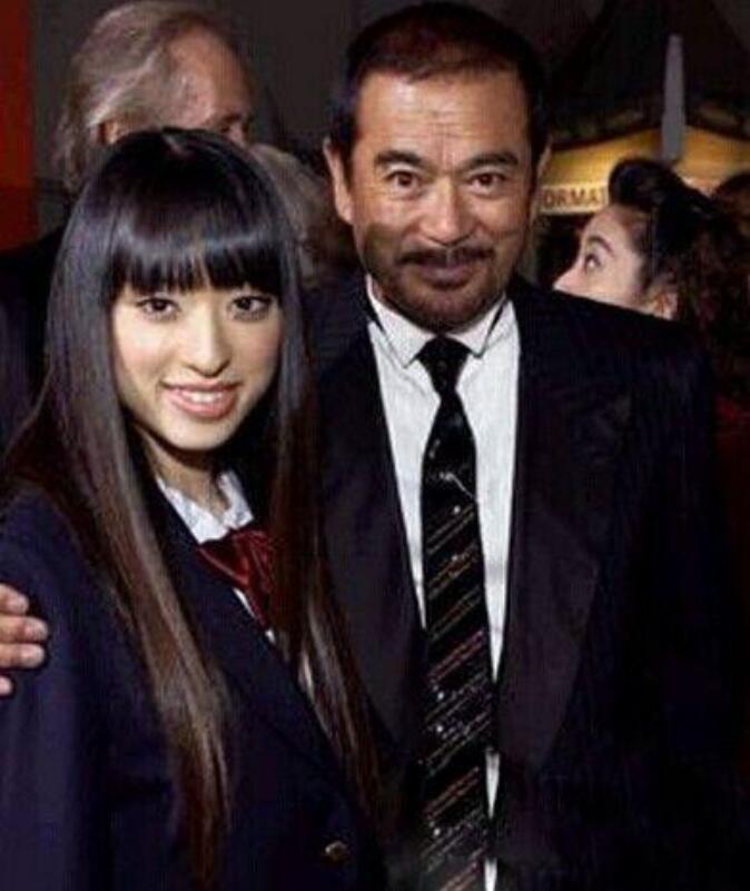 千叶真一会说文中吗？千叶真一在日本的地位