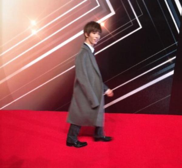 郭敬明为什么叫小四？郭敬明宝马车比身高图(郭敬明是小4)