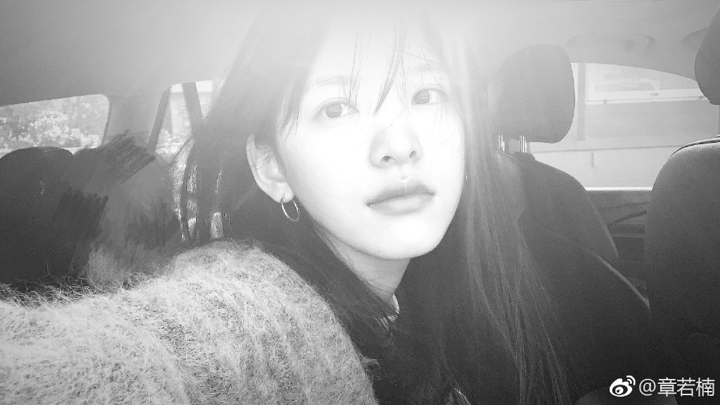 章若楠和吴倩长得好像对比图(吴倩章若楠对比照)