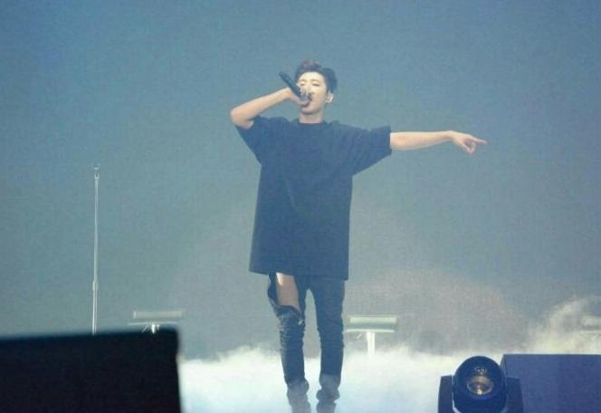 金韩彬脖子吻痕图(金泰妍吻痕)