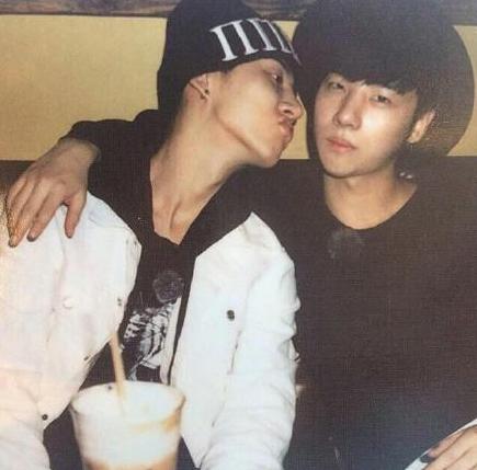 金韩彬脖子吻痕图(金泰妍吻痕)