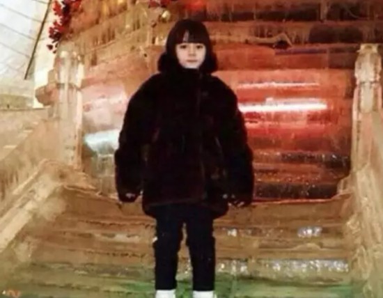 赵丽颖小时候的照片(赵丽颖小时候的照片对比)