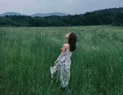 金韩彬脖子吻痕图(金泰妍吻痕)