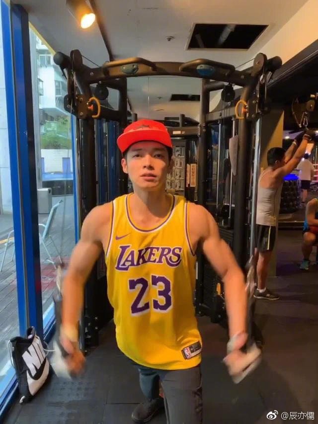 辰亦儒为什么红不起来粉丝少(辰亦儒被吐槽)