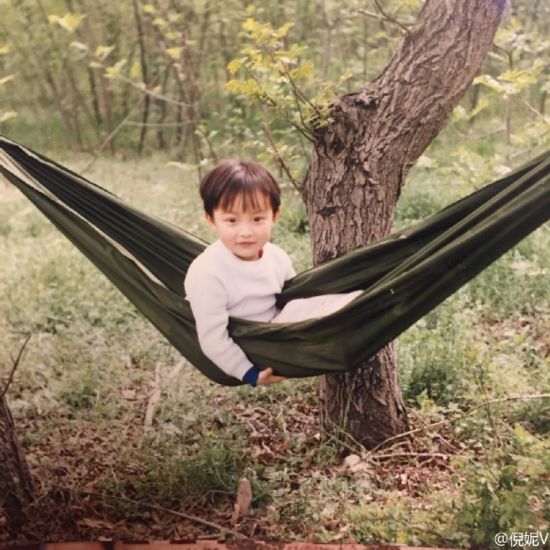 赵丽颖小时候的照片(赵丽颖小时候的照片对比)