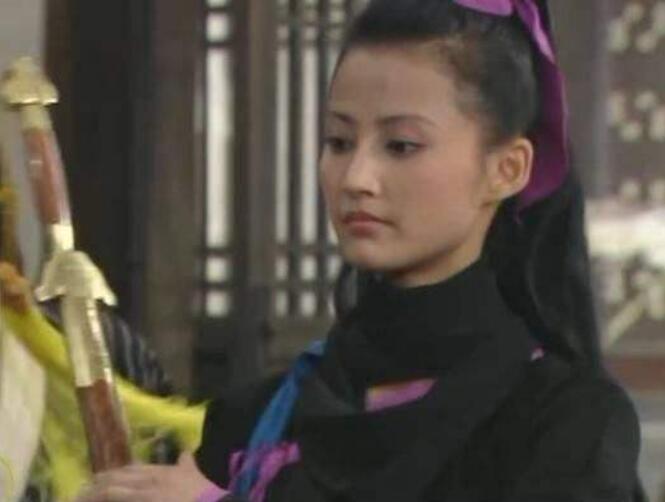 张歆艺刚出道年轻时的照片(张歆艺年轻的时候)