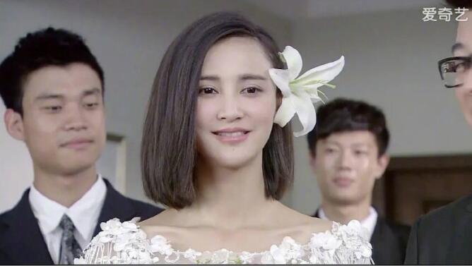 张歆艺刚出道年轻时的照片(张歆艺年轻的时候)