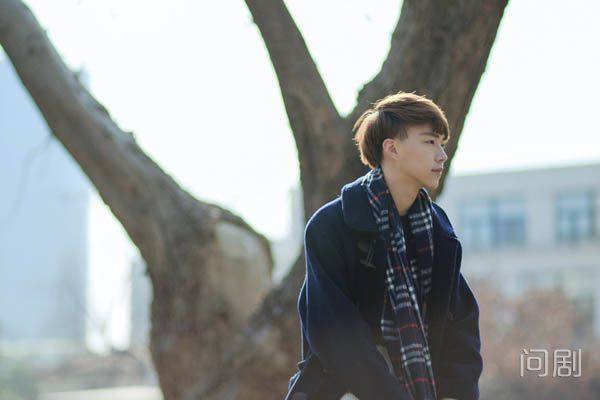 陆定昊是不是弯的？陆定昊的女友是魏冰雪吗