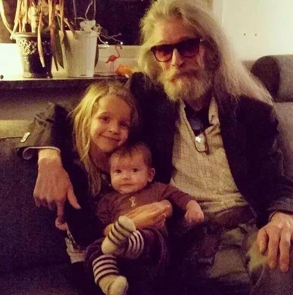 世界第一美少男伯恩安德森现在照片