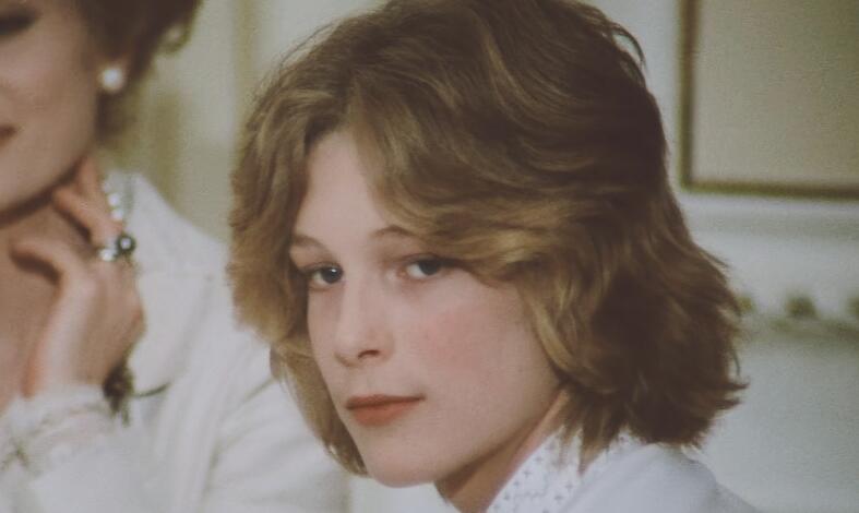 伯恩安德森的眼睛是什么颜色(伯恩安德森外貌)