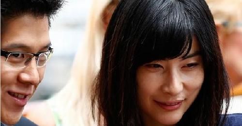 霍启刚因旺夫相看上郭晶晶？郭晶晶在霍家的(郭晶晶嫁霍启刚的原因)