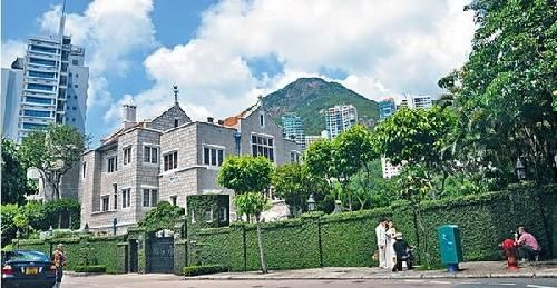 霍启刚因旺夫相看上郭晶晶？郭晶晶在霍家的(郭晶晶嫁霍启刚的原因)