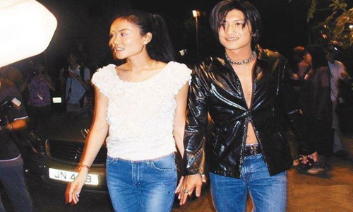 王菲谢霆锋牵手(王菲谢霆锋牵手合照)