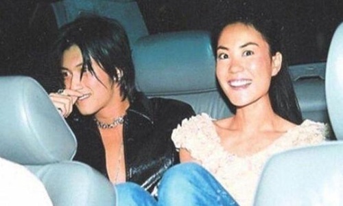 王菲谢霆锋牵手(王菲谢霆锋牵手合照)