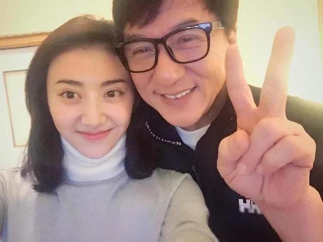 王思聪炮轰过成龙吗？成龙怎样评价王思聪的