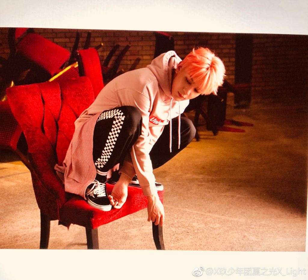 夏之光欧阳娜娜公主抱图(放欧阳娜娜的图片)