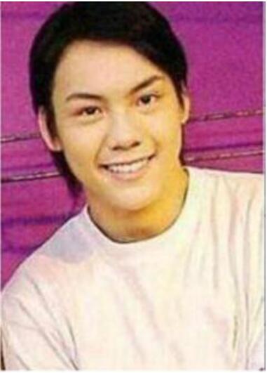 陈伟霆以前是胖子的照片(陈伟霆现在照片)