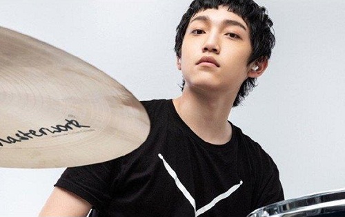 鼓手鞠翼铭年龄身高介绍(微笑鼓手鞠翼铭) 鼓手鞠翼铭年龄身高介绍(微笑鼓手鞠翼铭)