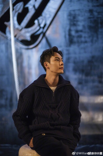 陈伟霆以前是胖子的照片(陈伟霆现在照片)