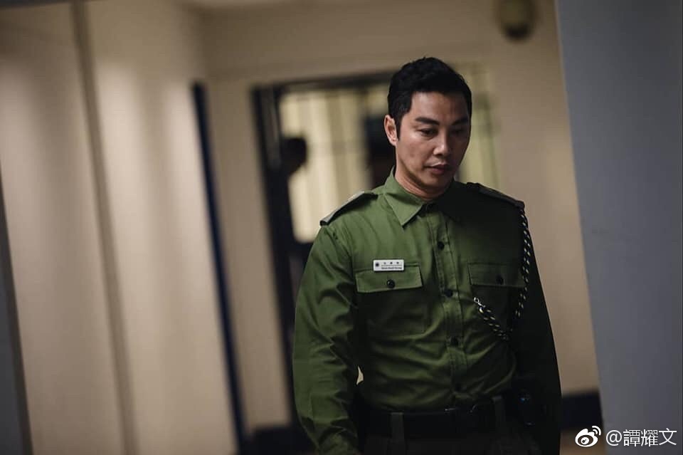 谭耀文年轻时候的照片(谭耀文刚出道时候照片)