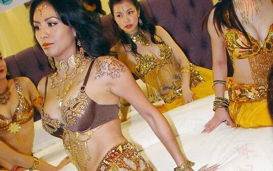 年轻田丽写真性感主义好魅惑