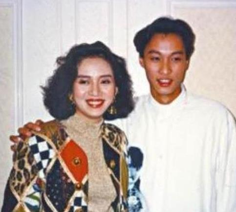 谭耀文年轻时候的照片(谭耀文刚出道时候照片) 谭耀文年轻时候的照片(谭耀文刚出道时候照片)