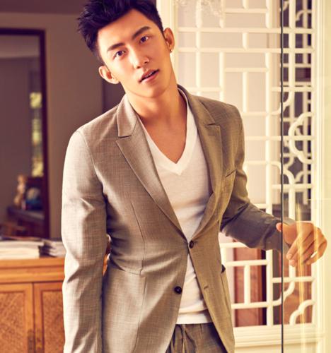 黄景瑜为什么叫丹东徐志摩、黄有梗?他上快