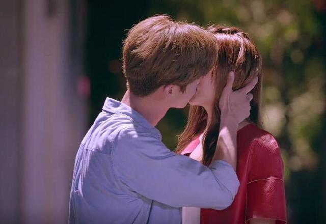 甜蜜暴击的吻戏在第几集？甜蜜暴击什么时候