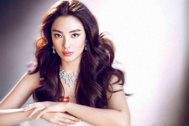 袁巴元质疑张雨绮的原因是什么(张雨绮袁巴元互撕内容)