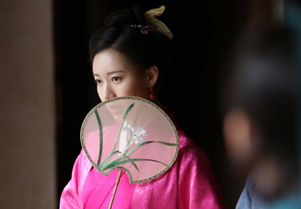 高露为什么叫栗子姐(高露是谁的姐姐)