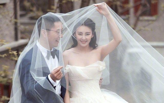 袁巴元质疑张雨绮的原因是什么(张雨绮袁巴元互撕内容)