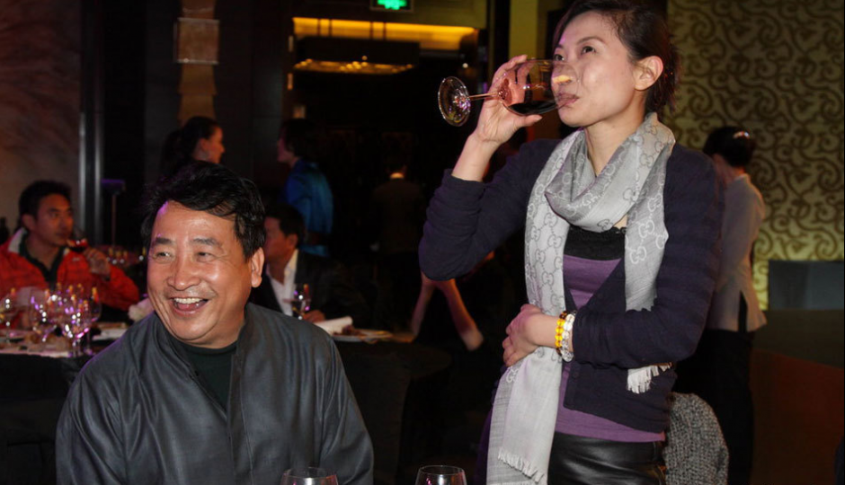 江珊是不是姜昆的女儿？江珊前后有几任老公(姜昆女儿江珊唱的同一首歌)