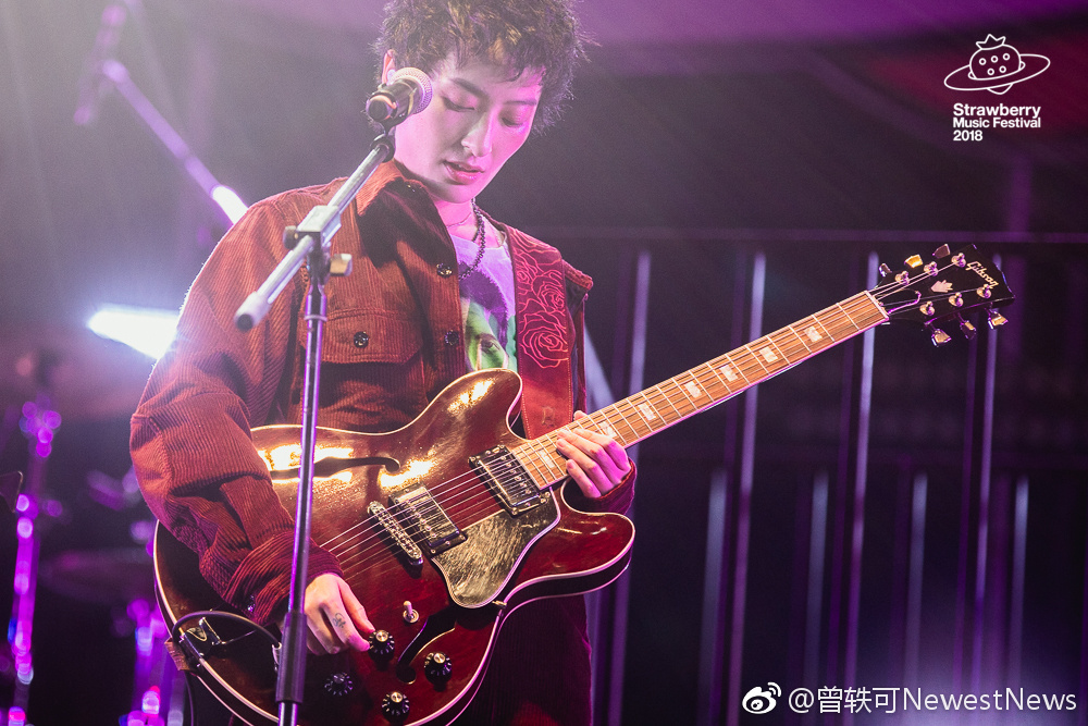 史泰龙的眼睛和嘴长的好奇怪是受过伤吗(史泰龙长得像)