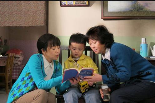 黄爱玲年轻时候的照片(童爱玲年轻时候照片)