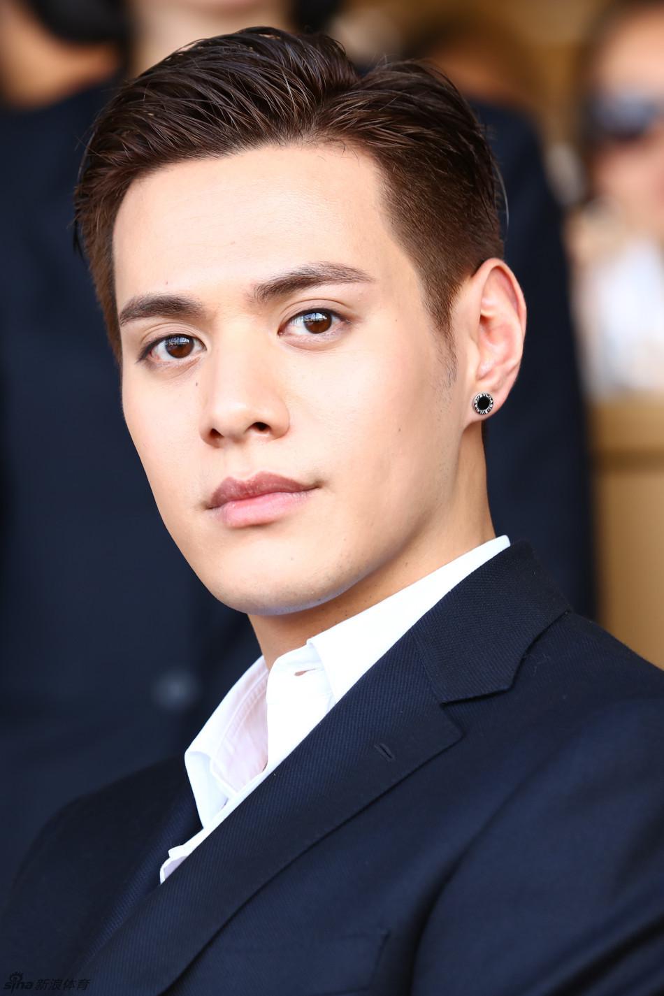 杜天皓和曾舜晞很像对比照(曾舜晞和谁比较像)