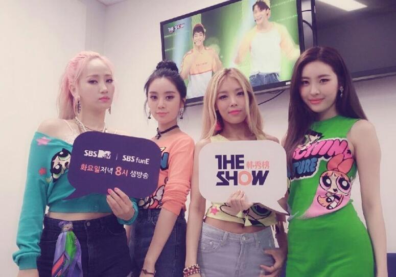 金婑斌牛仔裤身材照图片