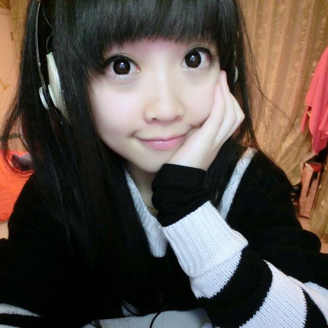 冯提莫是王思聪的女友吗？冯提莫在哪个平台