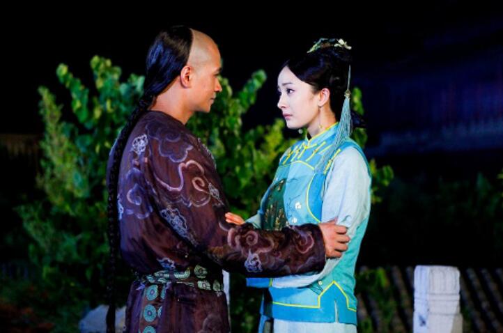 杨幂结婚不邀请何晟铭的原因(杨幂婚礼寒酸)