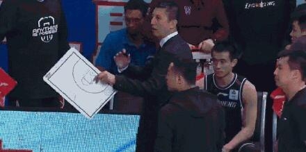 郭艾伦与郭士强争执是什么原因(郭艾伦与郭士强是什么关系)